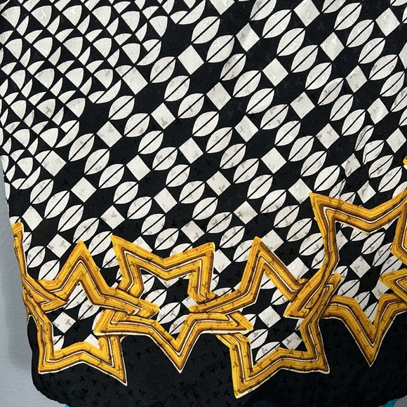 ❌Tiffany & Co. Silk Black, white and gold Star chain hand rolled square scarf - Picture 8 of 14